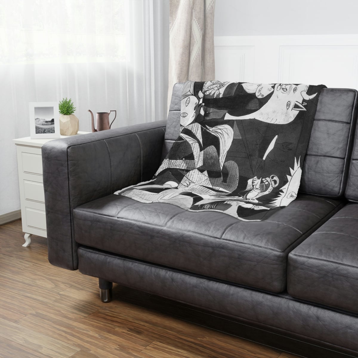 Elegant Blanket with Picasso's Guernica artwork