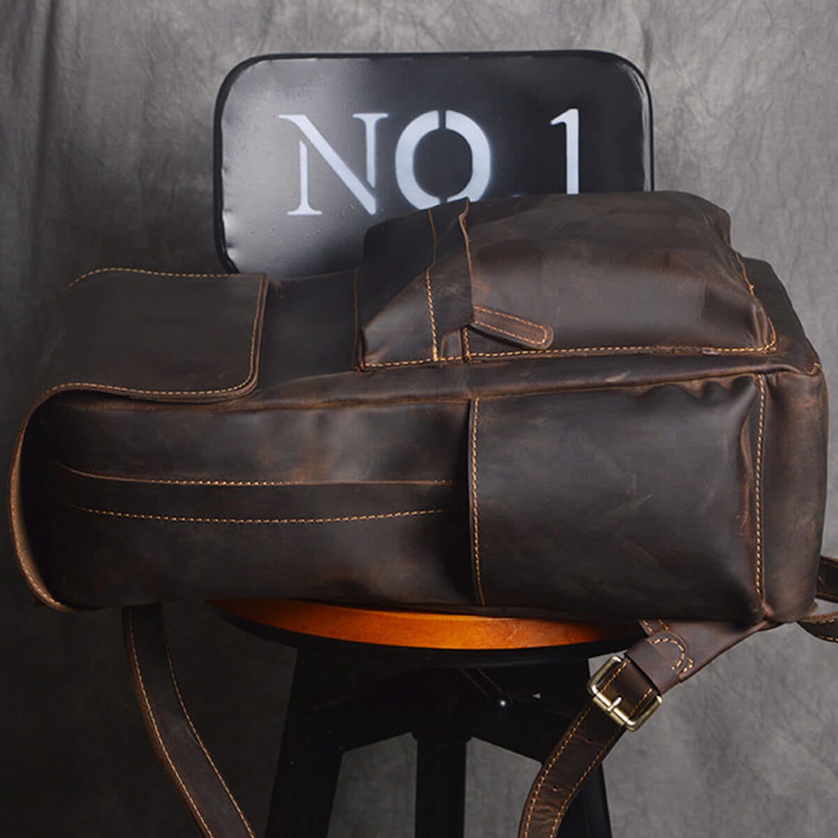 Timeless Brown Backpack in genuine vintage leather for everyday carry