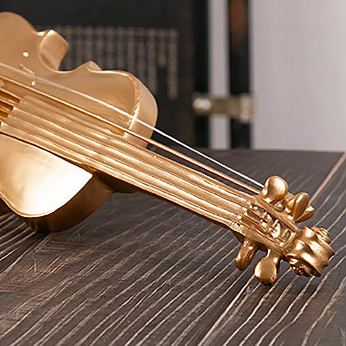 Elegant Violin Sculpture