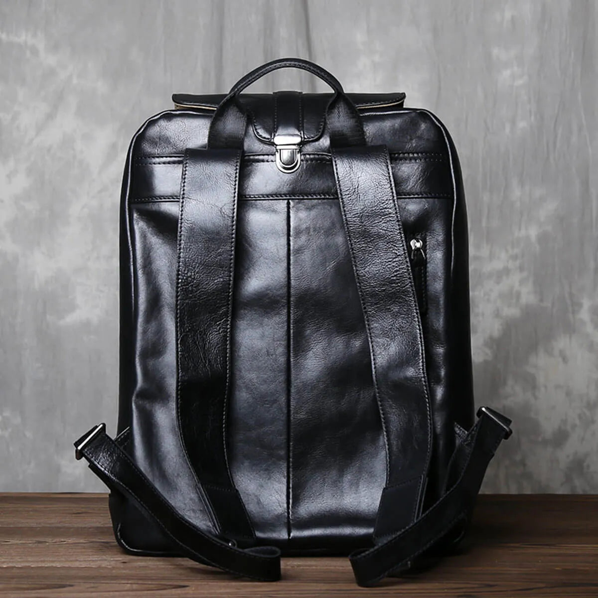 Retro First Layer Cowhide Genuine Leather Fashion Backpack