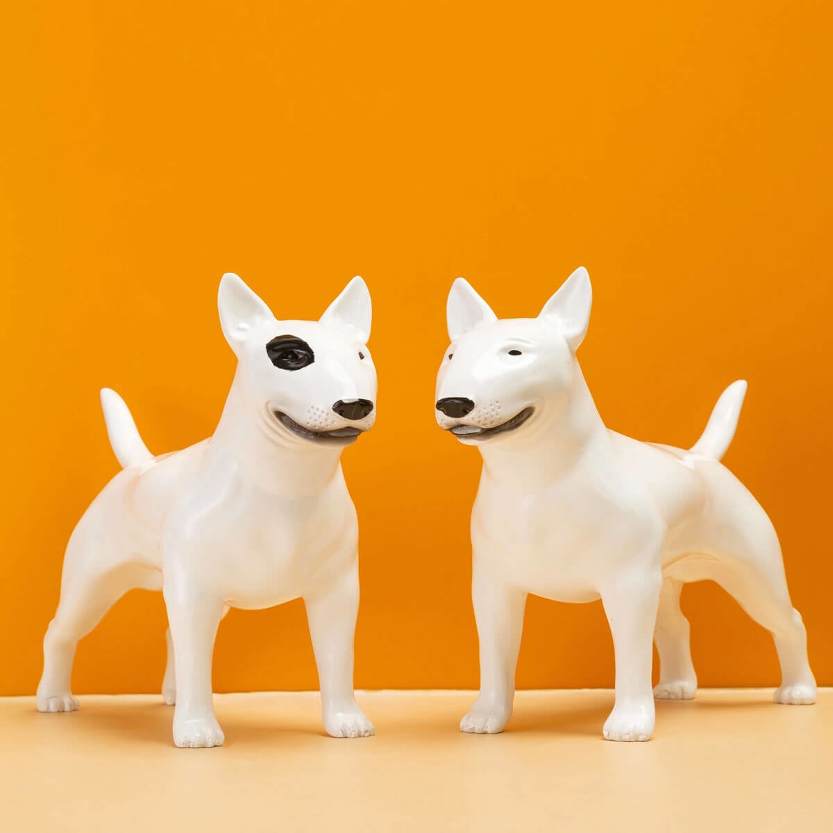 ブルテリア像アート樹脂犬の彫刻