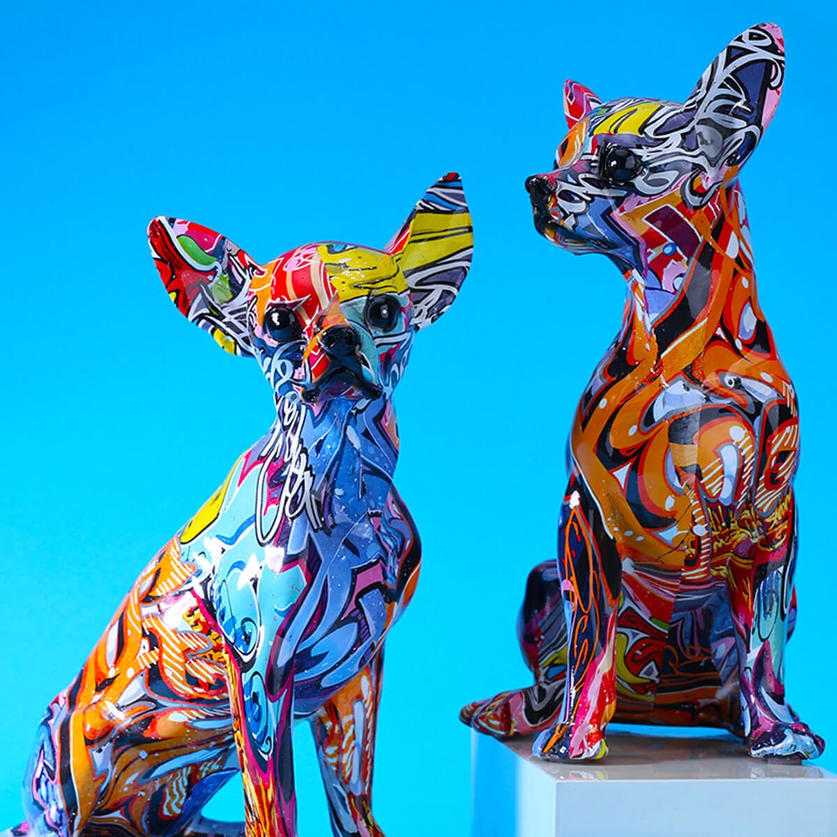 チワワ像クリエイティブ落書き犬の彫刻