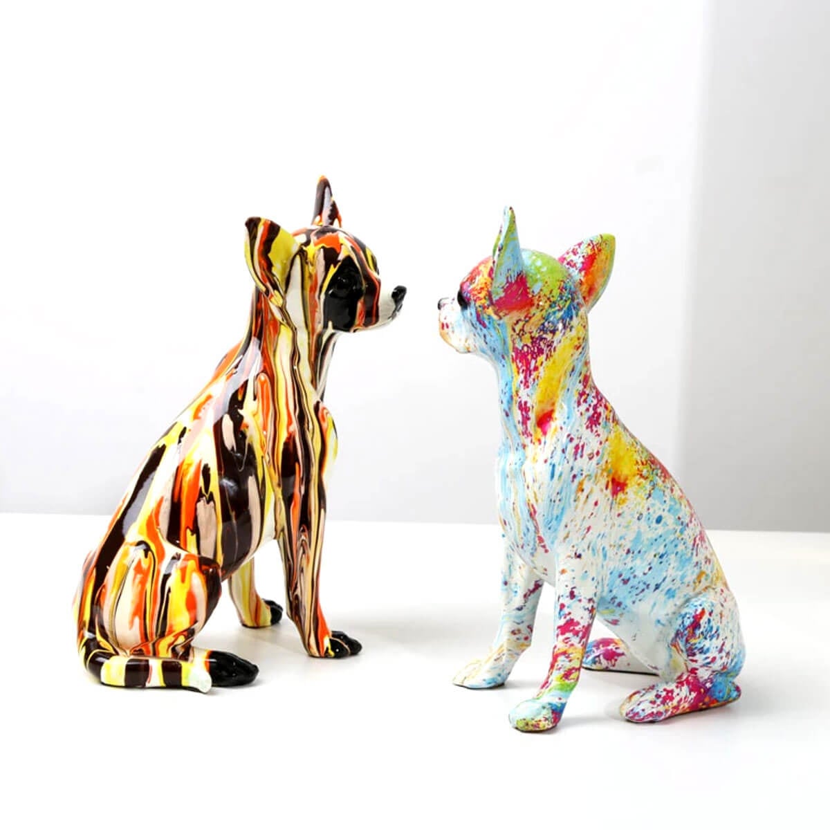 Sculpture de chien Chihuahua Statue d'art coloré