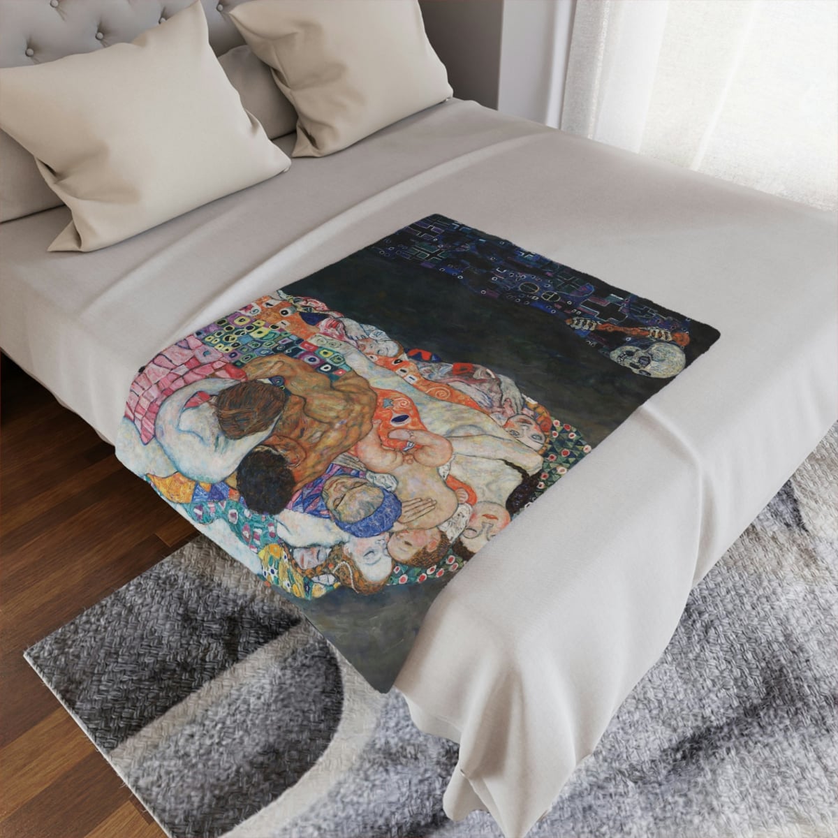 High-resolution Klimt art reproduction on a luxurious blanket